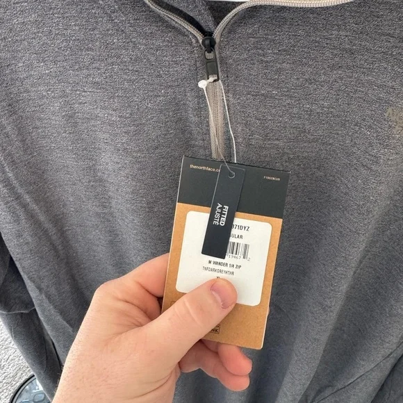 North Face lightweight 3/4 zip Pullover - Picture 2 of 6